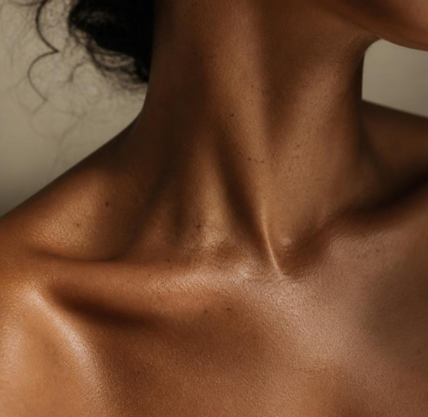 Smooth hydrated collarbone skin
